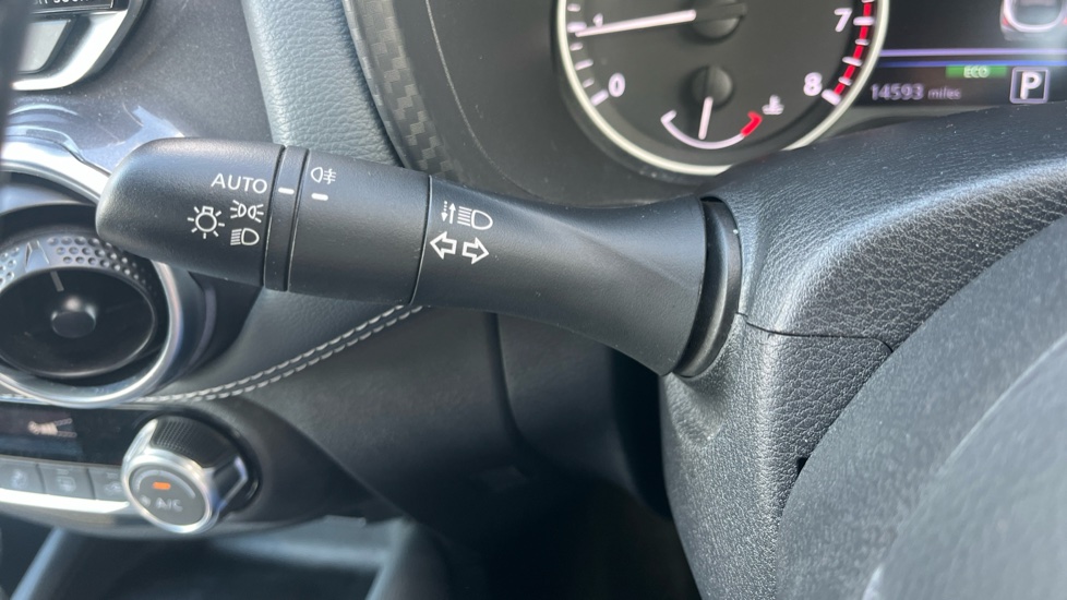 Nissan Juke 1.0 DiG-T 114 N-Connecta 5dr DCT Petrol Hatchback - Image 38