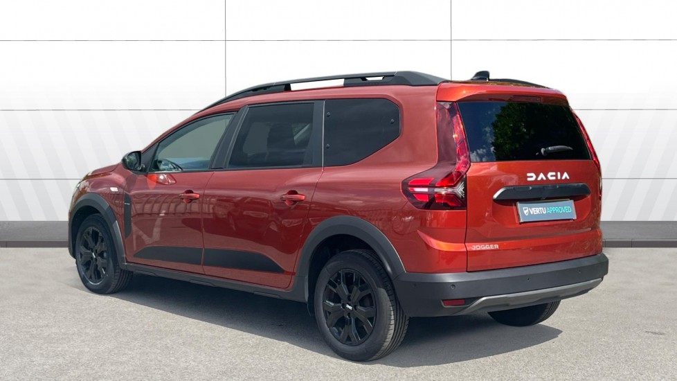 Dacia Jogger 1.0 TCe Extreme SE 5dr Petrol Estate - Image 2
