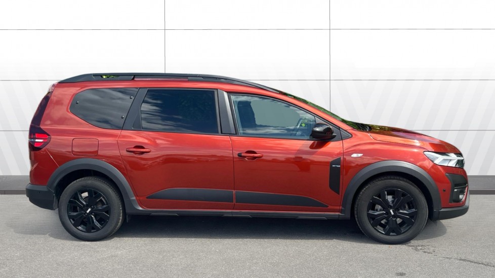 Dacia Jogger 1.0 TCe Extreme SE 5dr Petrol Estate - Image 5
