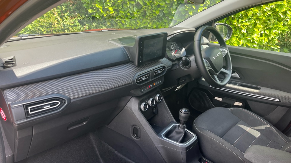 Dacia Jogger 1.0 TCe Extreme SE 5dr Petrol Estate - Image 9