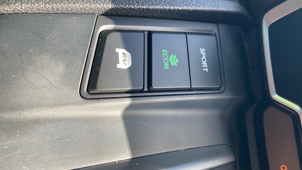 Honda CR-V 2.0 i-MMD Hybrid SE 5dr eCVT Hybrid Estate - Image 40