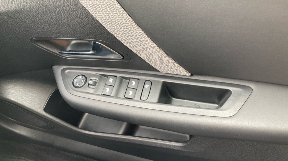 Citroen C4 1.2 PureTech [130] Shine Plus 5dr Auto Petrol Hatchback - Image 31