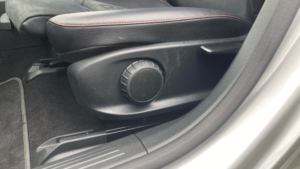 Mercedes-Benz A-Class A200 AMG Line 5dr Petrol Hatchback - Image 40