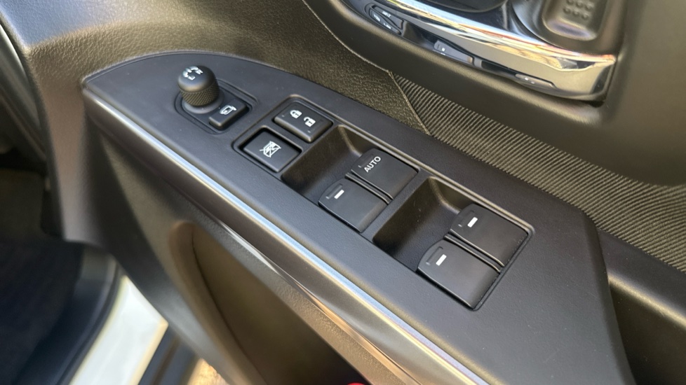 Suzuki S-Cross 1.4 Boosterjet 48V Hybrid Motion 5dr Petrol Hatchback - Image 23