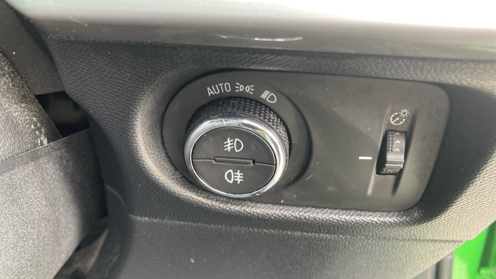 Vauxhall Mokka 100kW Ultimate 50kWh 5dr Auto Electric Hatchback - Image 25