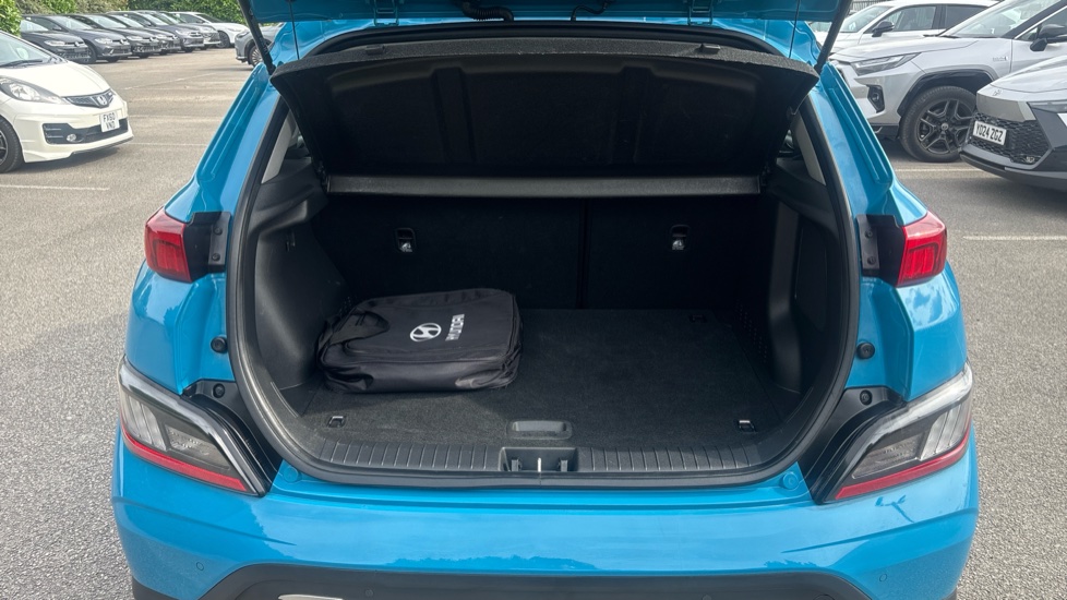 Hyundai KONA 100kW Premium 39kWh 5dr Auto Electric Hatchback - Image 4