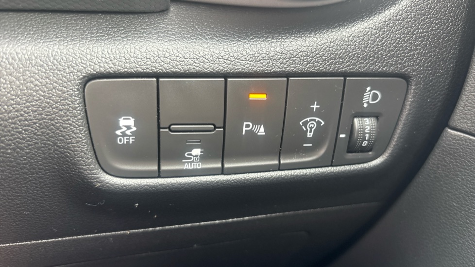 Hyundai KONA 100kW Premium 39kWh 5dr Auto Electric Hatchback - Image 32