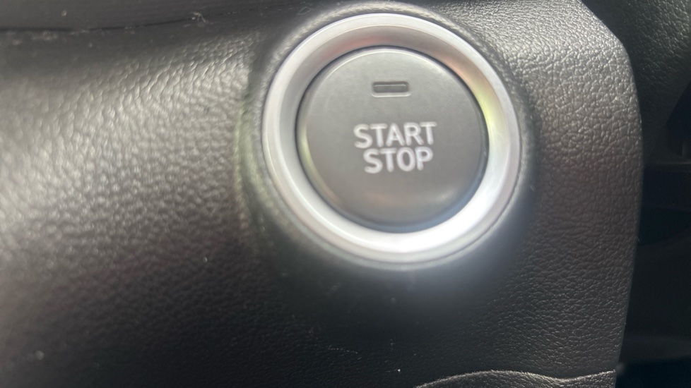 Hyundai KONA 100kW Premium 39kWh 5dr Auto Electric Hatchback - Image 34