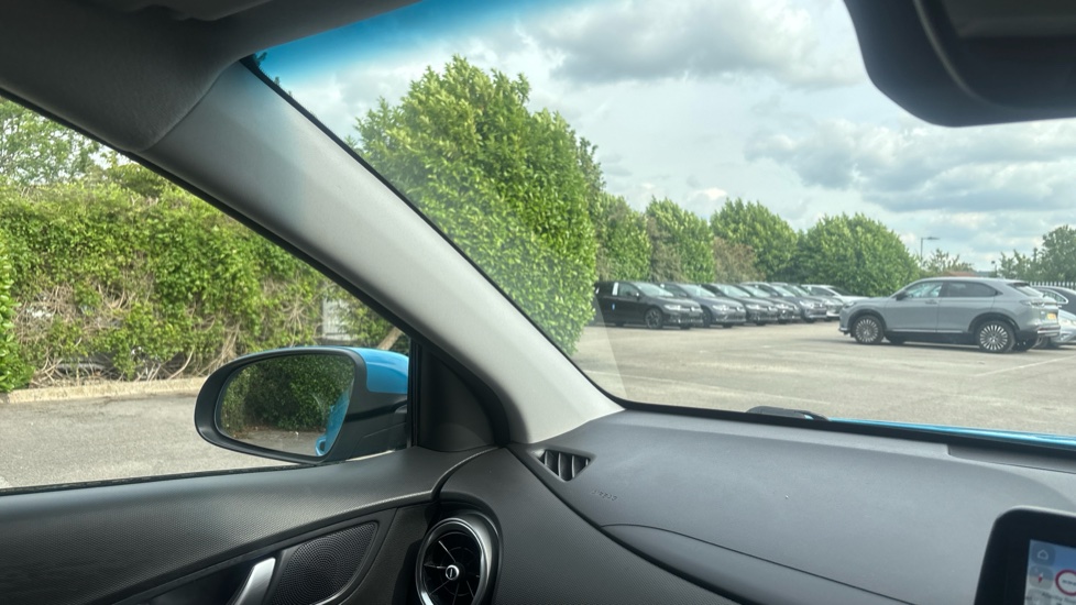 Hyundai KONA 100kW Premium 39kWh 5dr Auto Electric Hatchback - Image 35