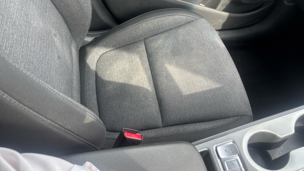 Hyundai KONA 100kW Premium 39kWh 5dr Auto Electric Hatchback - Image 37