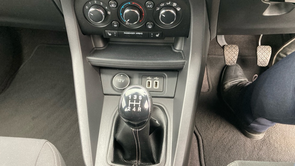Ford KA+ 1.2 85 Zetec 5dr Petrol Hatchback - Image 21