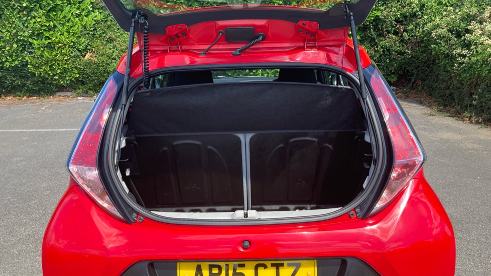 Toyota Aygo 1.0 VVT-i X-Play 5dr Petrol Hatchback - Image 4
