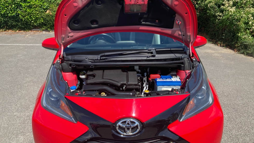 Toyota Aygo 1.0 VVT-i X-Play 5dr Petrol Hatchback - Image 8
