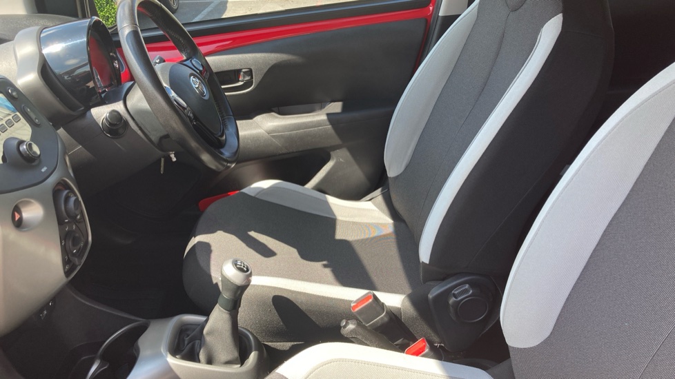 Toyota Aygo 1.0 VVT-i X-Play 5dr Petrol Hatchback - Image 24