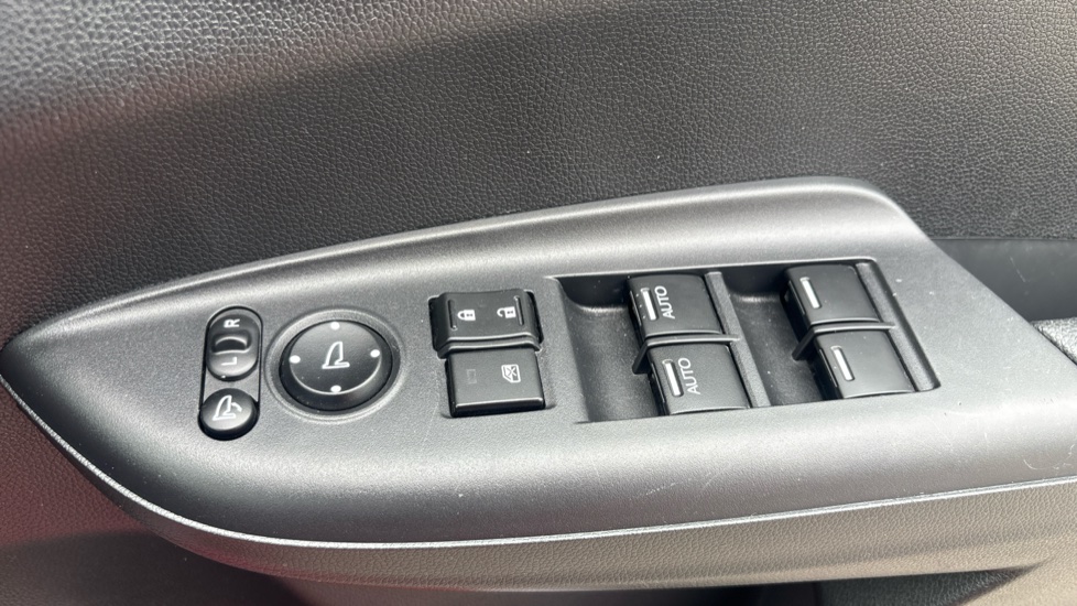 Honda Jazz 1.3 i-VTEC EX Navi 5dr CVT Petrol Hatchback - Image 24