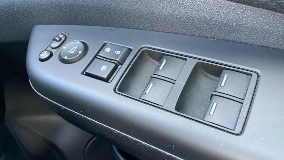 Honda CR-V 2.0 i-VTEC SE Plus 5dr 2WD [Nav] Petrol Estate - Image 30