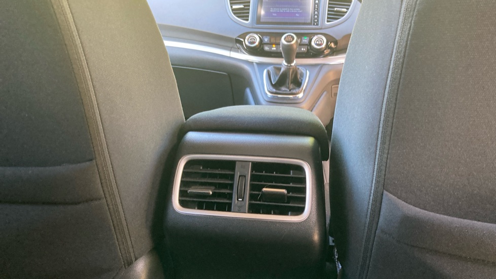 Honda CR-V 2.0 i-VTEC SE Plus 5dr 2WD [Nav] Petrol Estate - Image 38