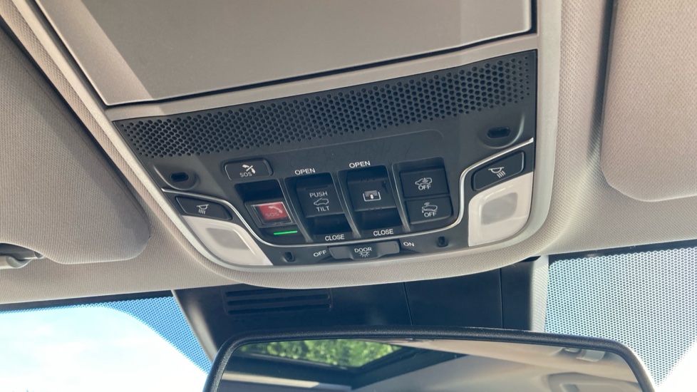 Honda CR-V 1.5 VTEC Turbo EX 5dr Petrol Estate - Image 28