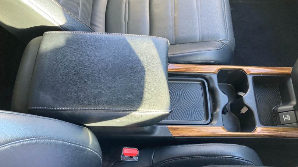 Honda CR-V 1.5 VTEC Turbo EX 5dr Petrol Estate - Image 36