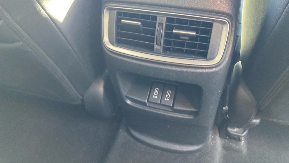 Honda CR-V 1.5 VTEC Turbo EX 5dr Petrol Estate - Image 42
