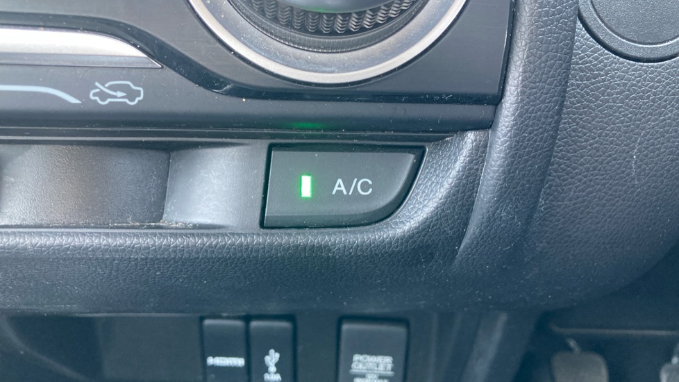 Honda Jazz 1.3 i-VTEC SE 5dr Petrol Hatchback - Image 25