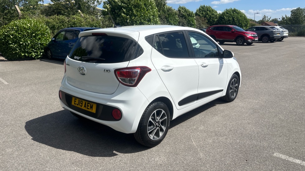 Hyundai i10 1.2 Premium 5dr Petrol Hatchback - Image 22