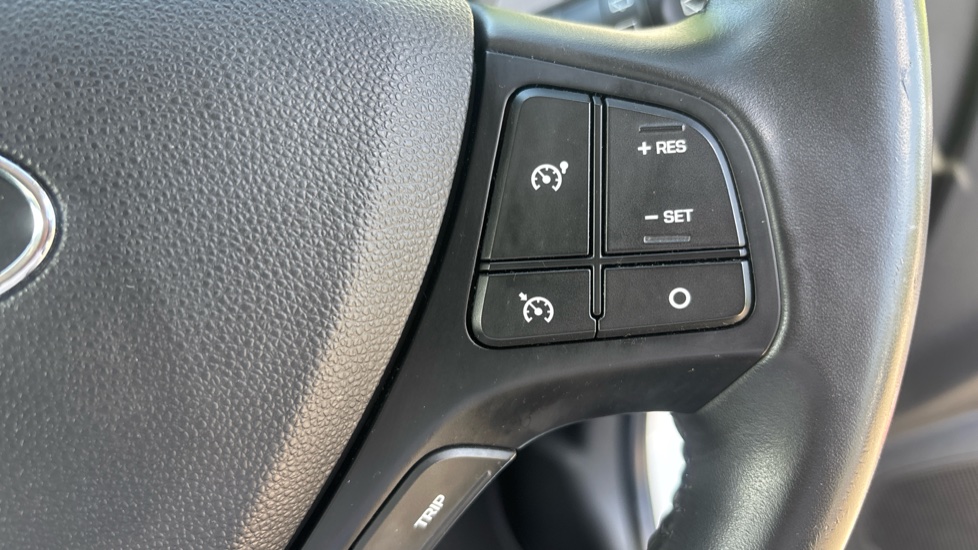 Hyundai i10 1.2 Premium 5dr Petrol Hatchback - Image 23