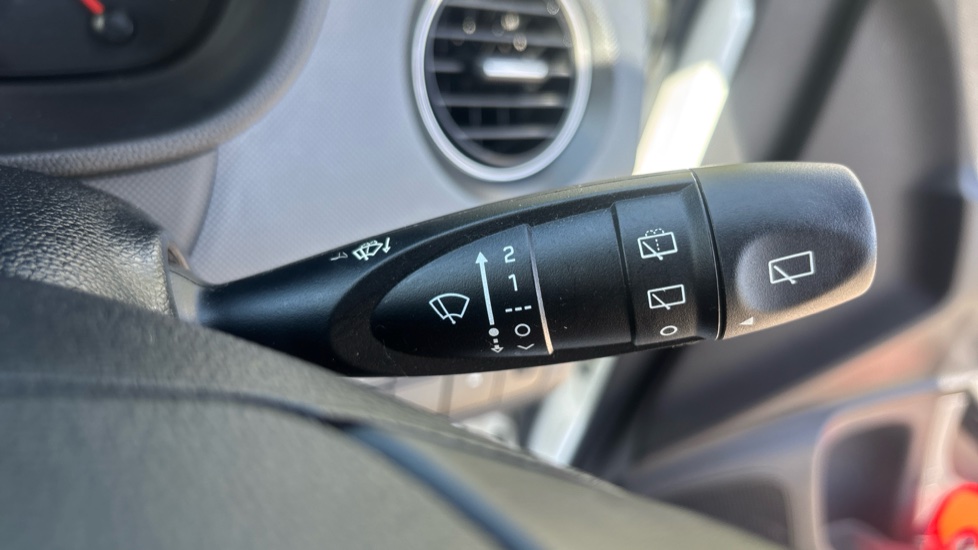 Hyundai i10 1.2 Premium 5dr Petrol Hatchback - Image 26