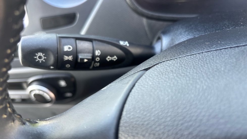 Hyundai i10 1.2 Premium 5dr Petrol Hatchback - Image 27