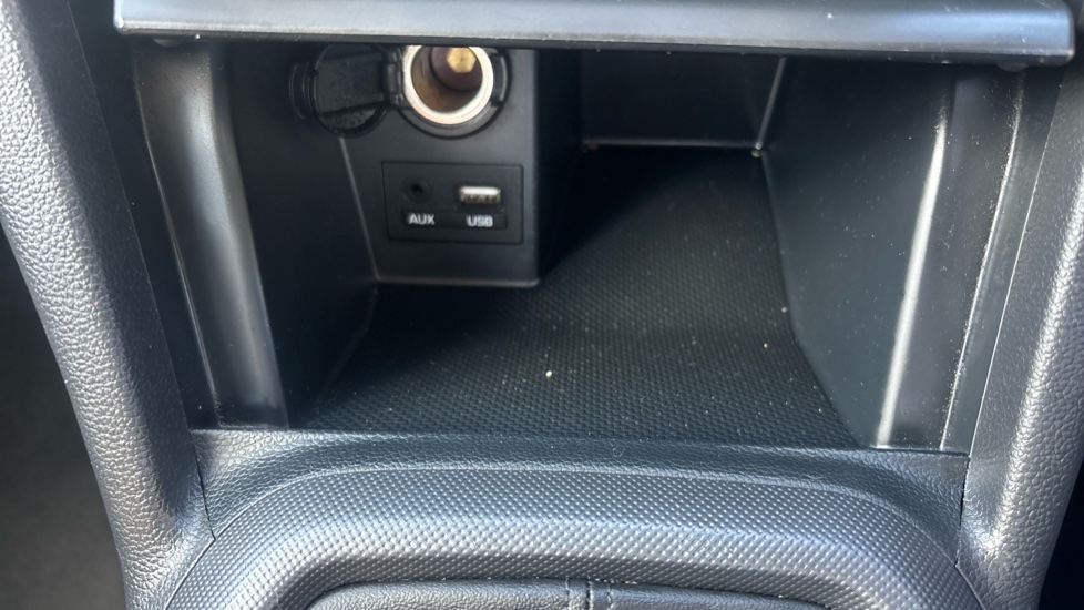 Hyundai i10 1.2 Premium 5dr Petrol Hatchback - Image 29