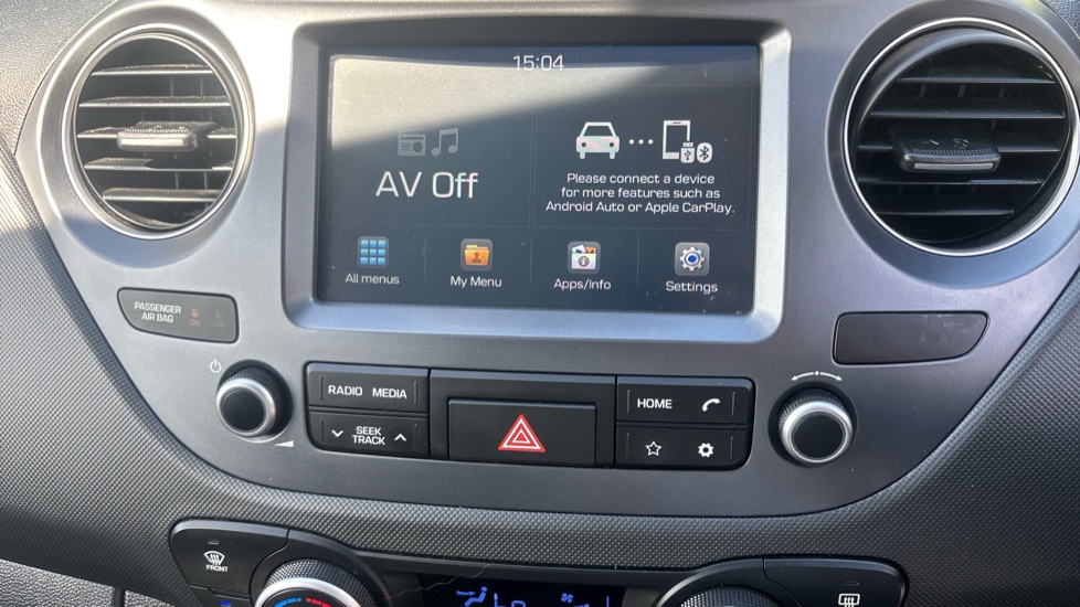Hyundai i10 1.2 Premium 5dr Petrol Hatchback - Image 30