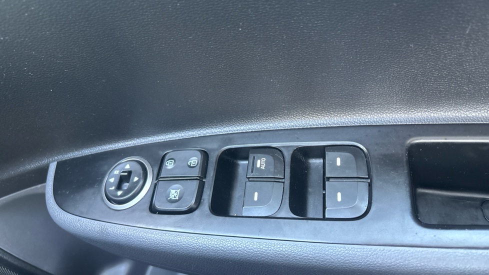 Hyundai i10 1.2 Premium 5dr Petrol Hatchback - Image 31