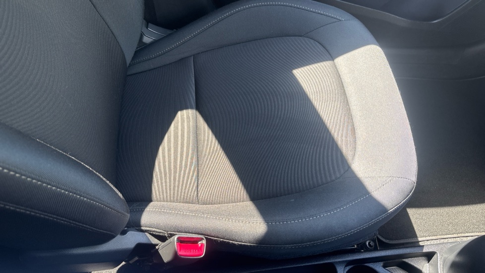 Hyundai i10 1.2 Premium 5dr Petrol Hatchback - Image 34