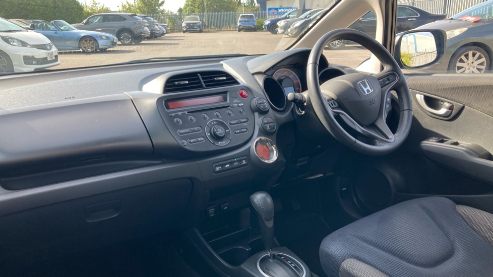 Honda Jazz 1.4 i-VTEC ES Plus 5dr CVT Petrol Hatchback - Image 9
