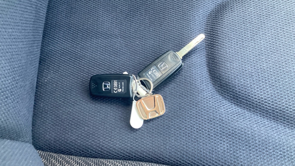 Honda Jazz 1.4 i-VTEC ES Plus 5dr CVT Petrol Hatchback - Image 20