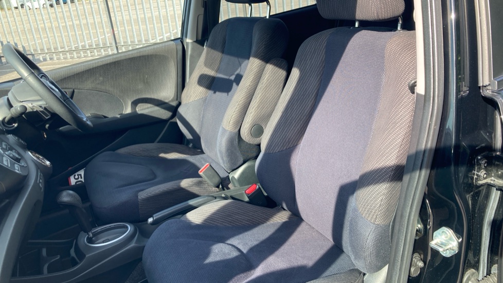 Honda Jazz 1.4 i-VTEC ES Plus 5dr CVT Petrol Hatchback - Image 25