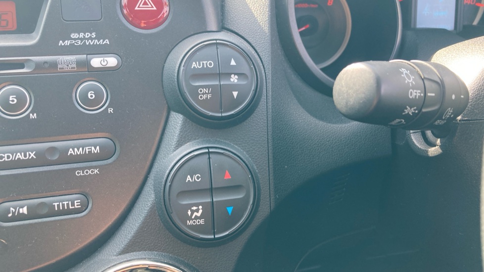 Honda Jazz 1.4 i-VTEC ES Plus 5dr CVT Petrol Hatchback - Image 43