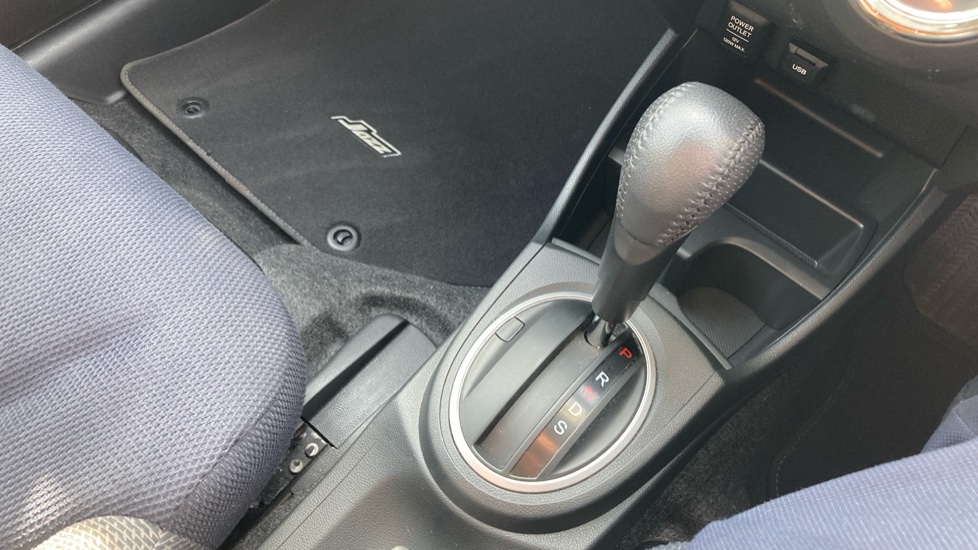 Honda Jazz 1.4 i-VTEC ES Plus 5dr CVT Petrol Hatchback - Image 47