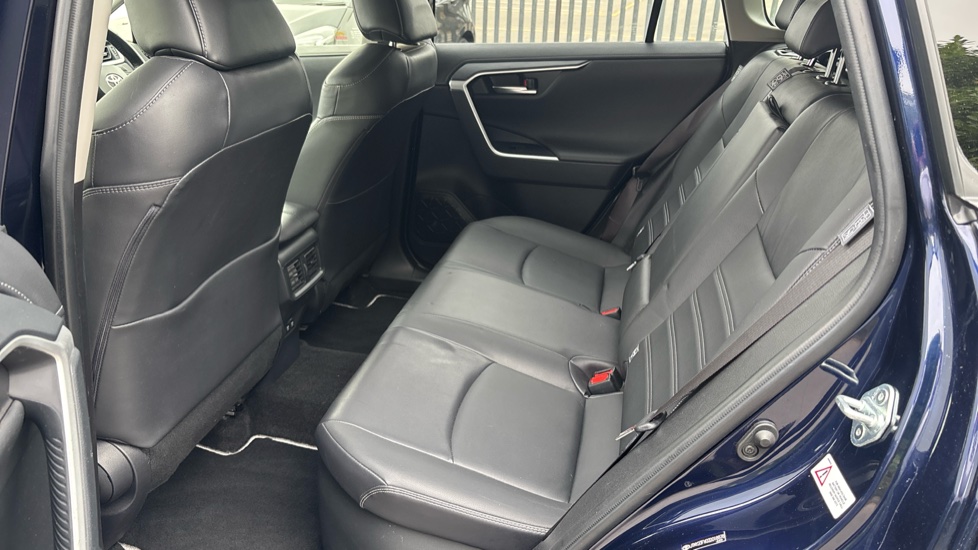 Toyota RAV4 2.5 VVT-i Hybrid Excel 5dr CVT 2WD Hybrid Estate - Image 16