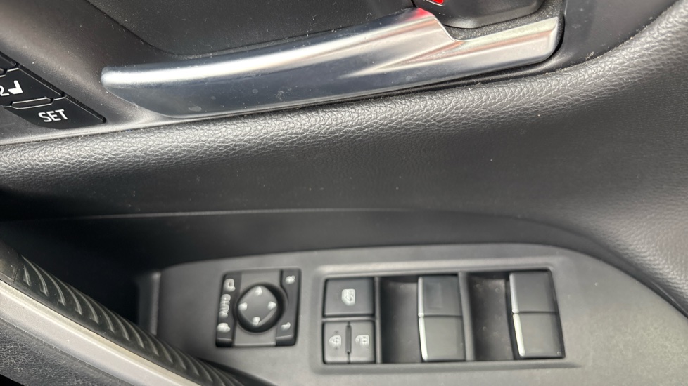Toyota RAV4 2.5 VVT-i Hybrid Excel 5dr CVT 2WD Hybrid Estate - Image 24