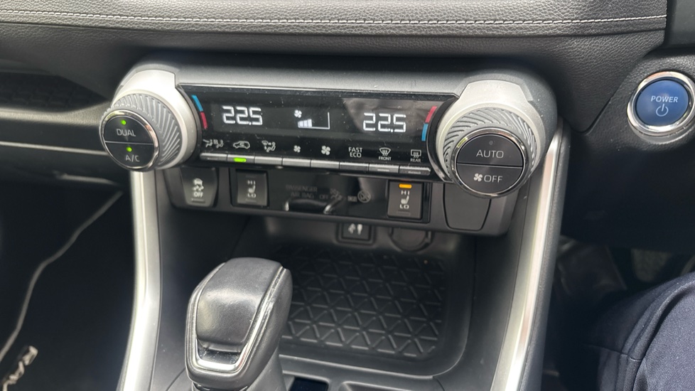 Toyota RAV4 2.5 VVT-i Hybrid Excel 5dr CVT 2WD Hybrid Estate - Image 28