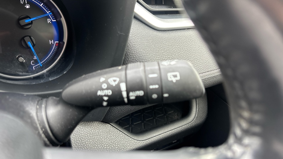 Toyota RAV4 2.5 VVT-i Hybrid Excel 5dr CVT 2WD Hybrid Estate - Image 33