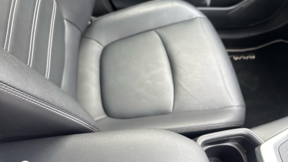 Toyota RAV4 2.5 VVT-i Hybrid Excel 5dr CVT 2WD Hybrid Estate - Image 38