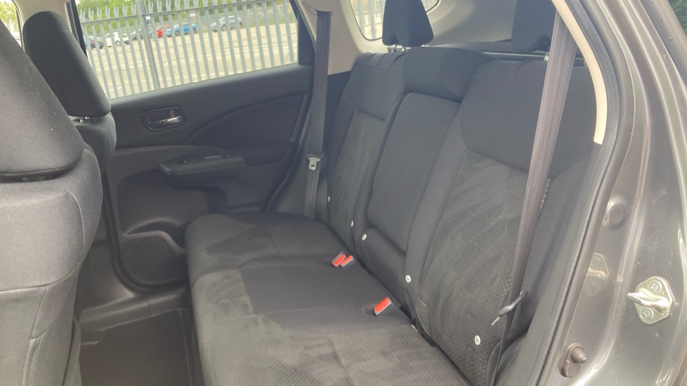 Honda CR-V 2.0 i-VTEC SE Plus 5dr Auto [Nav] Petrol Estate - Image 16