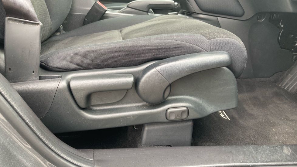 Honda CR-V 2.0 i-VTEC SE Plus 5dr Auto [Nav] Petrol Estate - Image 23