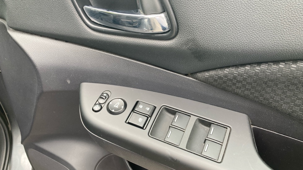 Honda CR-V 2.0 i-VTEC SE Plus 5dr Auto [Nav] Petrol Estate - Image 24