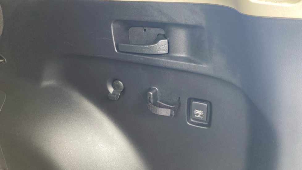 Honda CR-V 2.0 i-VTEC SE Plus 5dr Auto [Nav] Petrol Estate - Image 36