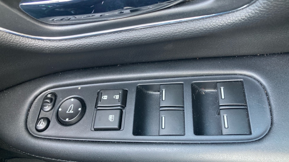 Honda HR-V 1.5 i-VTEC EX CVT 5dr Petrol Hatchback - Image 33