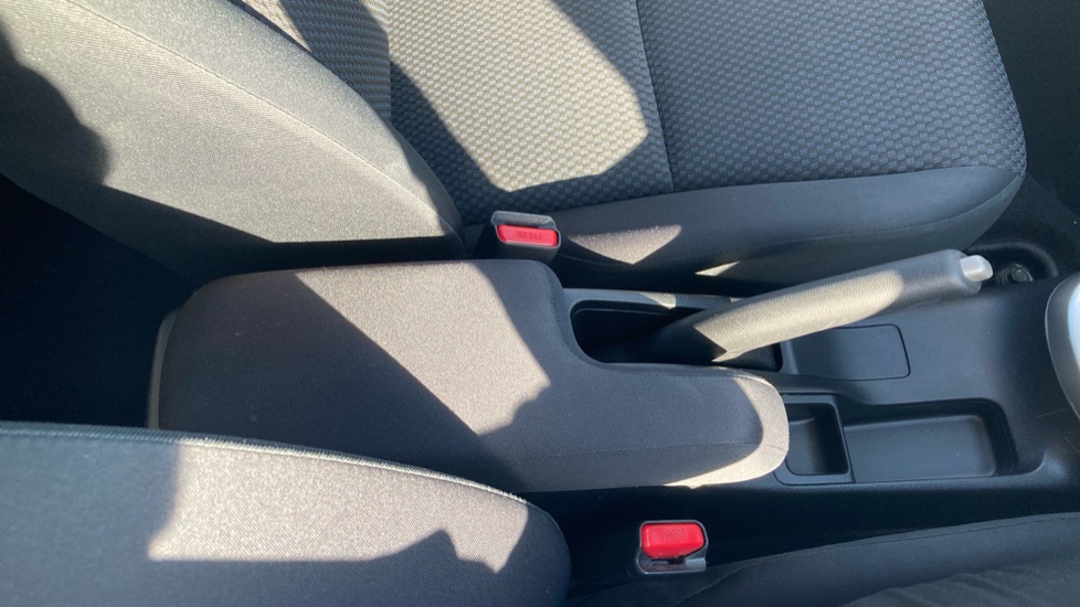 Honda Jazz 1.3 i-VTEC SE 5dr Petrol Hatchback - Image 32