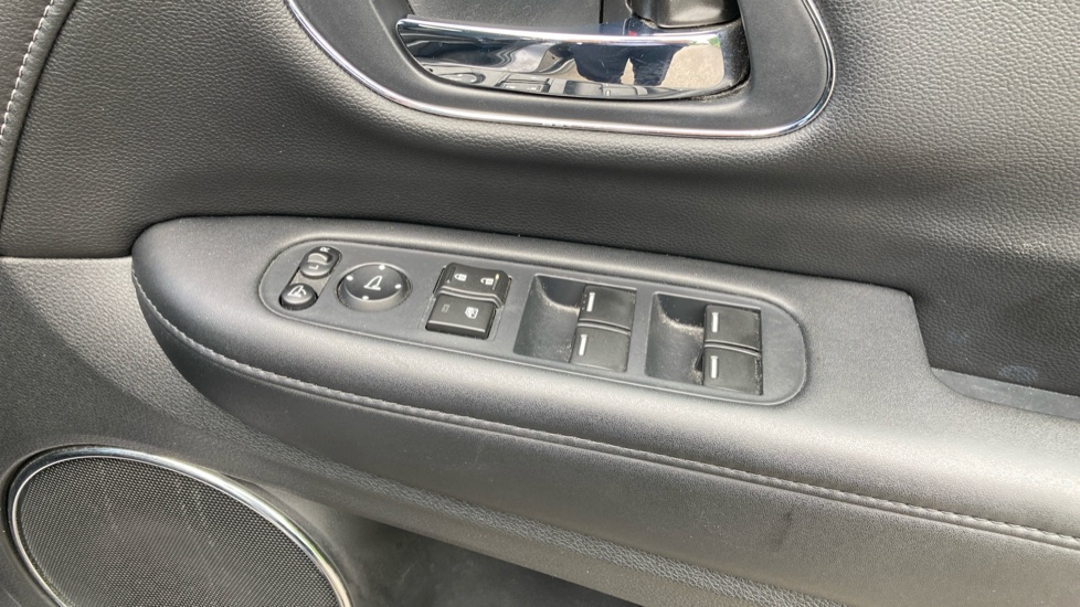 Honda HR-V 1.5 i-VTEC EX CVT 5dr Petrol Hatchback - Image 29